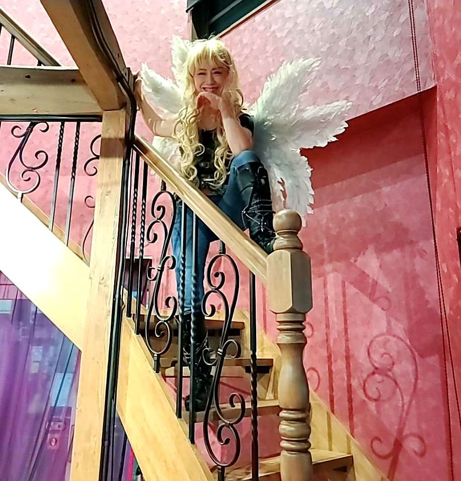 階段の堕天使画像