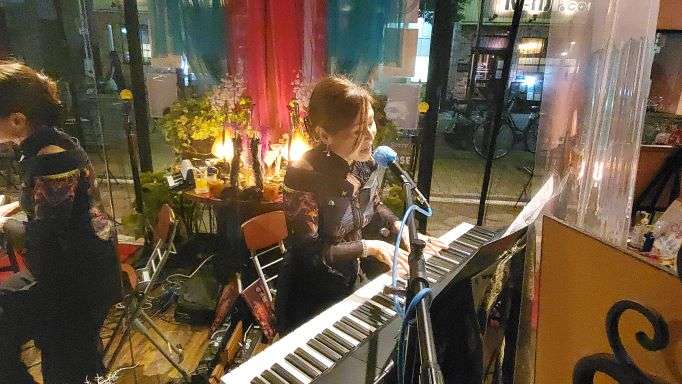 大阪生野区のBAR／Brilliant BreezE月乃月弾き歌いLIVEに癒されの夜でした☽